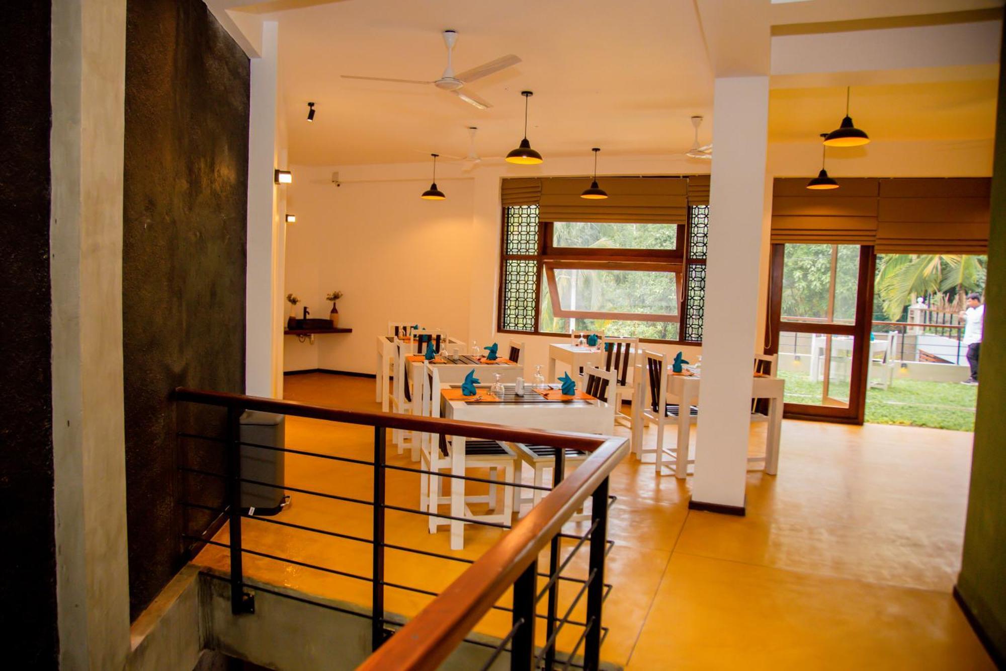 Hiriketiya Beach Hostels Диквелла Экстерьер фото