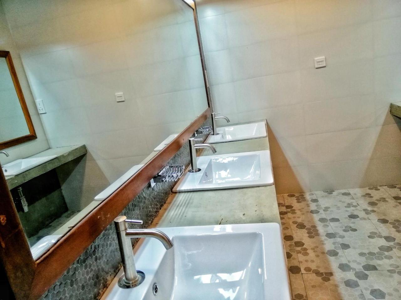 Hiriketiya Beach Hostels Диквелла Экстерьер фото