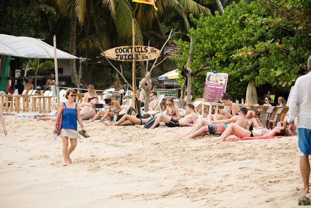 Hiriketiya Beach Hostels Диквелла Экстерьер фото